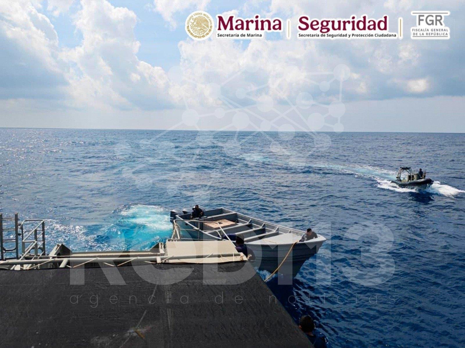 PERSONAL NAVAL ASEGURA UNA EMBARCACIÓN CON MÁS DE 1.5 TONELADAS DE PRESUNTA COCAÍNA Y DETIENE A CINCO PERSONAS EN CHIAPAS