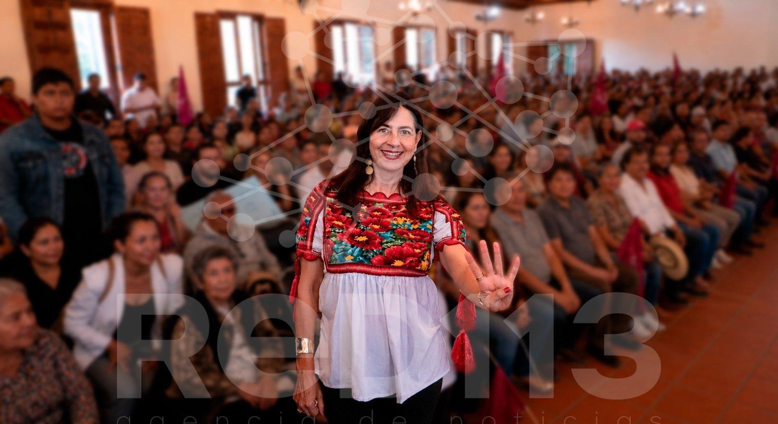 Jóvenes y líderes de Pátzcuaro ven en Gaby Molina el proyecto para Michoacán