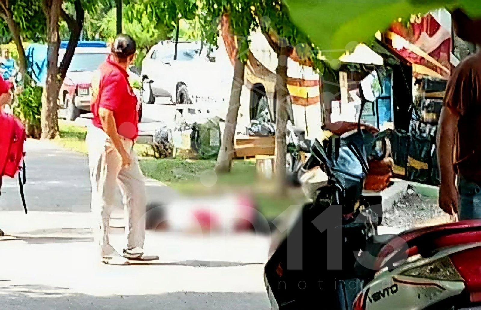 Asesinan a motociclista frente al Teatro del Pueblo, en el Centro de Apatzingán