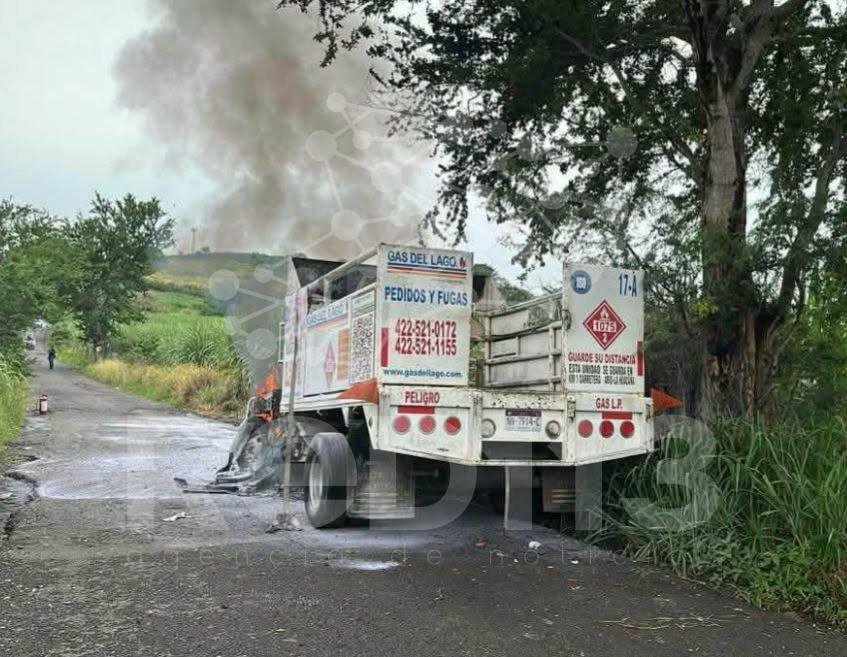 Se incendia camioneta repartidora de gas, en “La Nueva Jerusalén”
