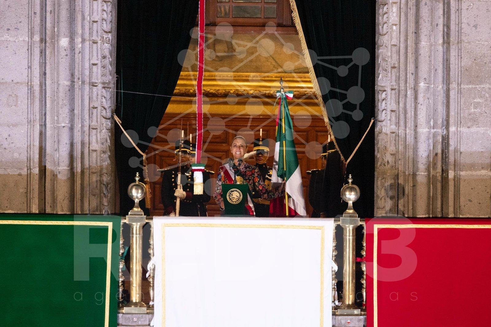 ¡Viva México libre, independiente y soberano!: presidenta encabeza ceremonia por el 216 Aniversario del Grito de Independencia