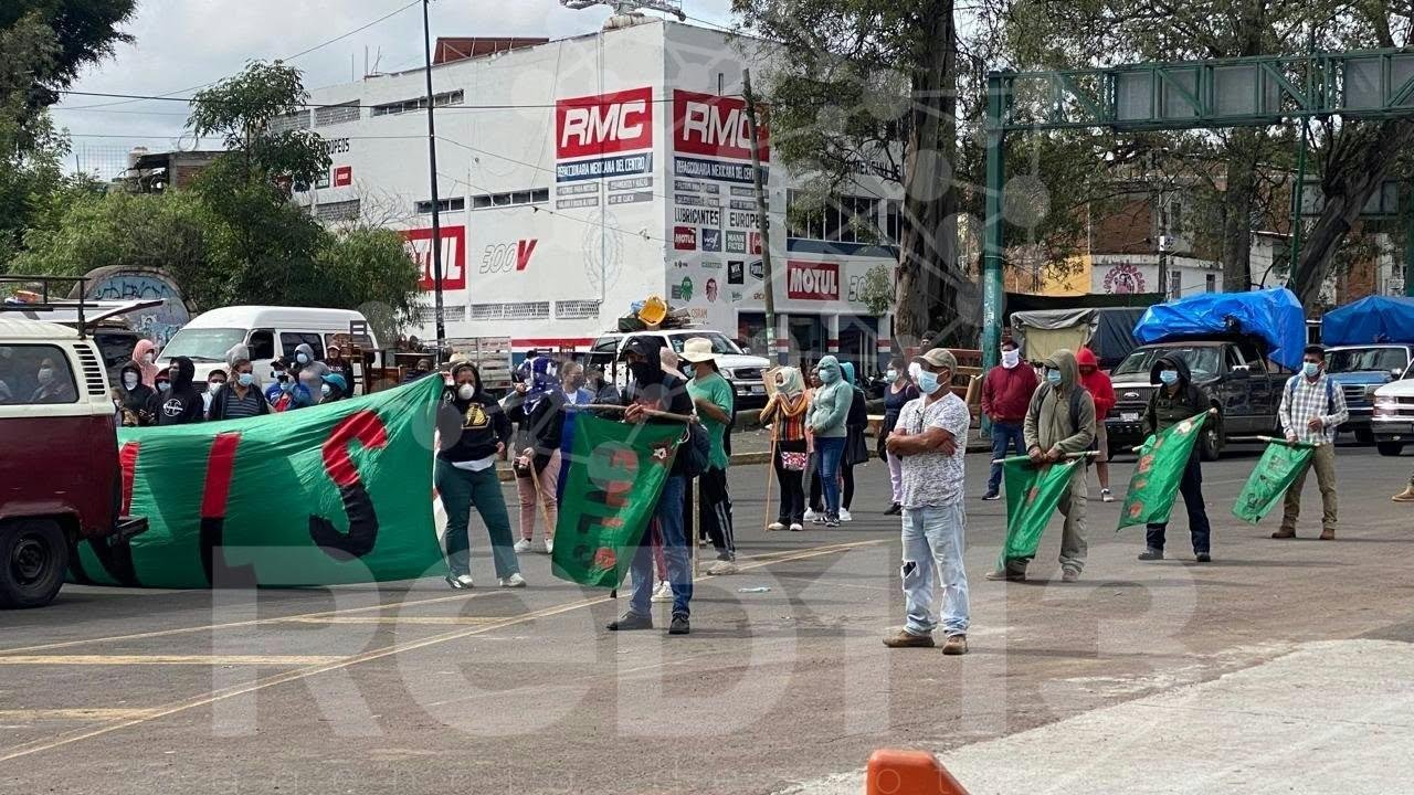 Integrantes del FNLS son contenidos por operativo policial en Calzada La Huerta, Morelia