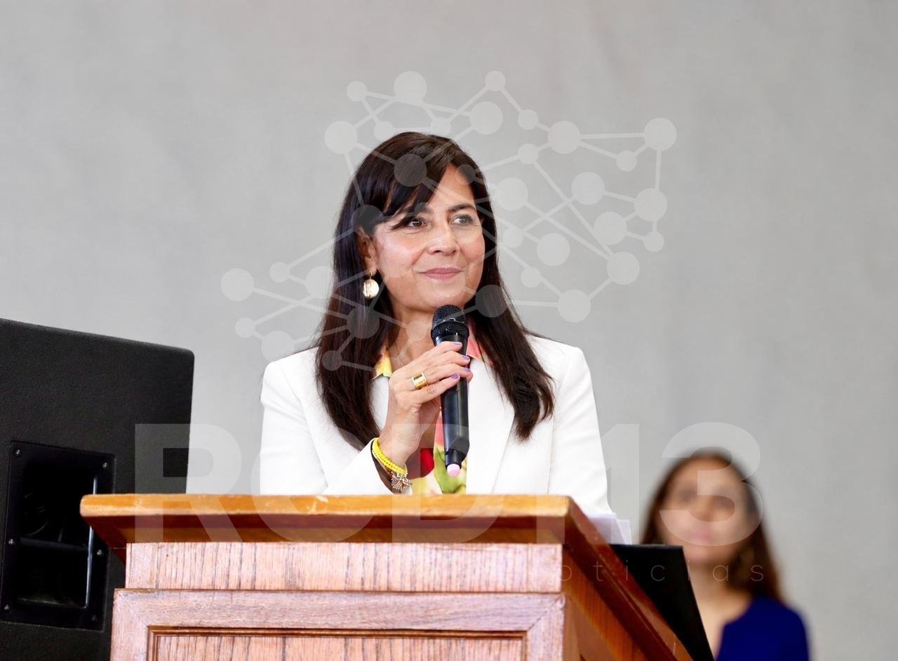 Gaby Molina destaca valor histórico y político del libro de AMLO