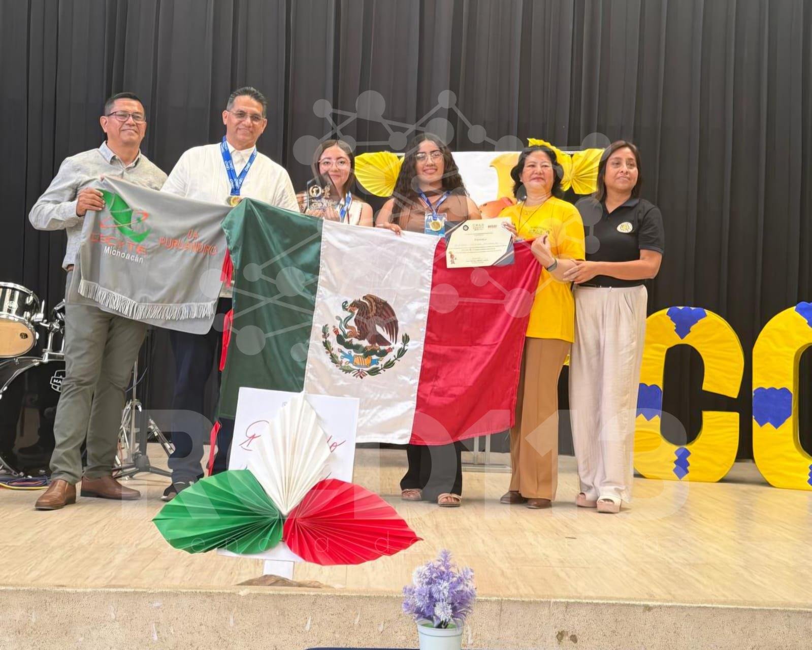 Estudiantes del Cecytem conquistan seis medallas internacionales en Perú