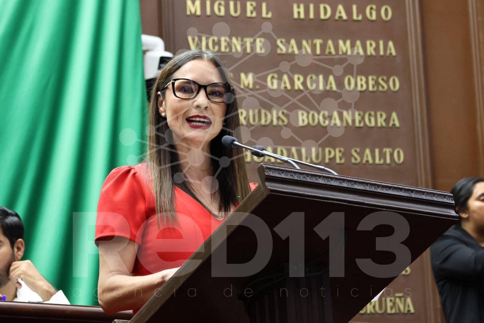 Busca Nalleli Pedraza garantizar atención médica accesible a personas sordas en Michoacán
