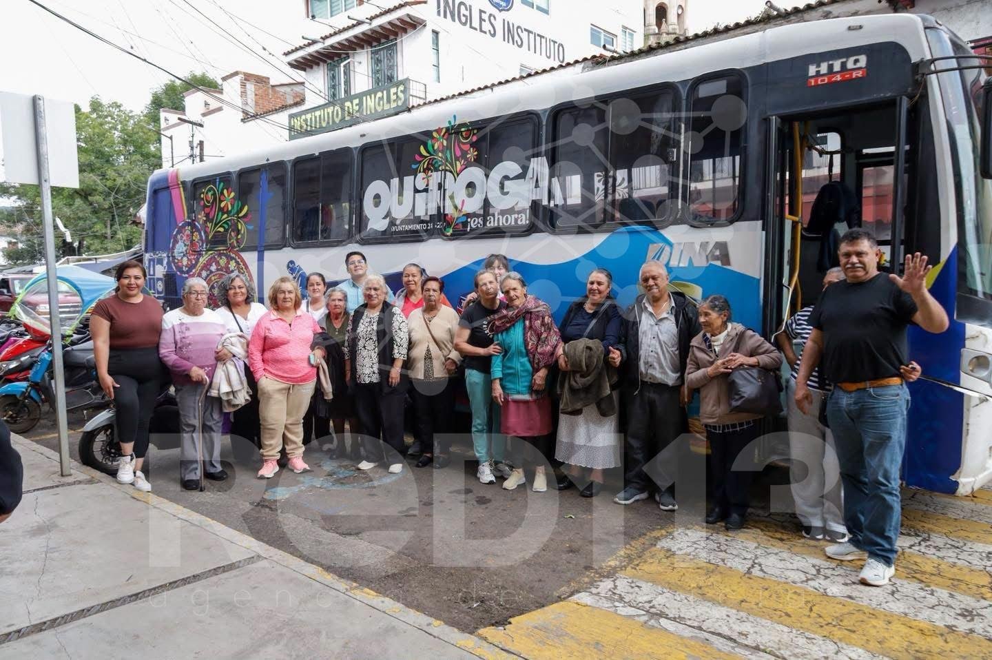 Devuelve Gobierno de Quiroga esperanza y calidad de vida con entrega de aparatos auditivos y lentes con apoyo del DIF Estatal y Municipal